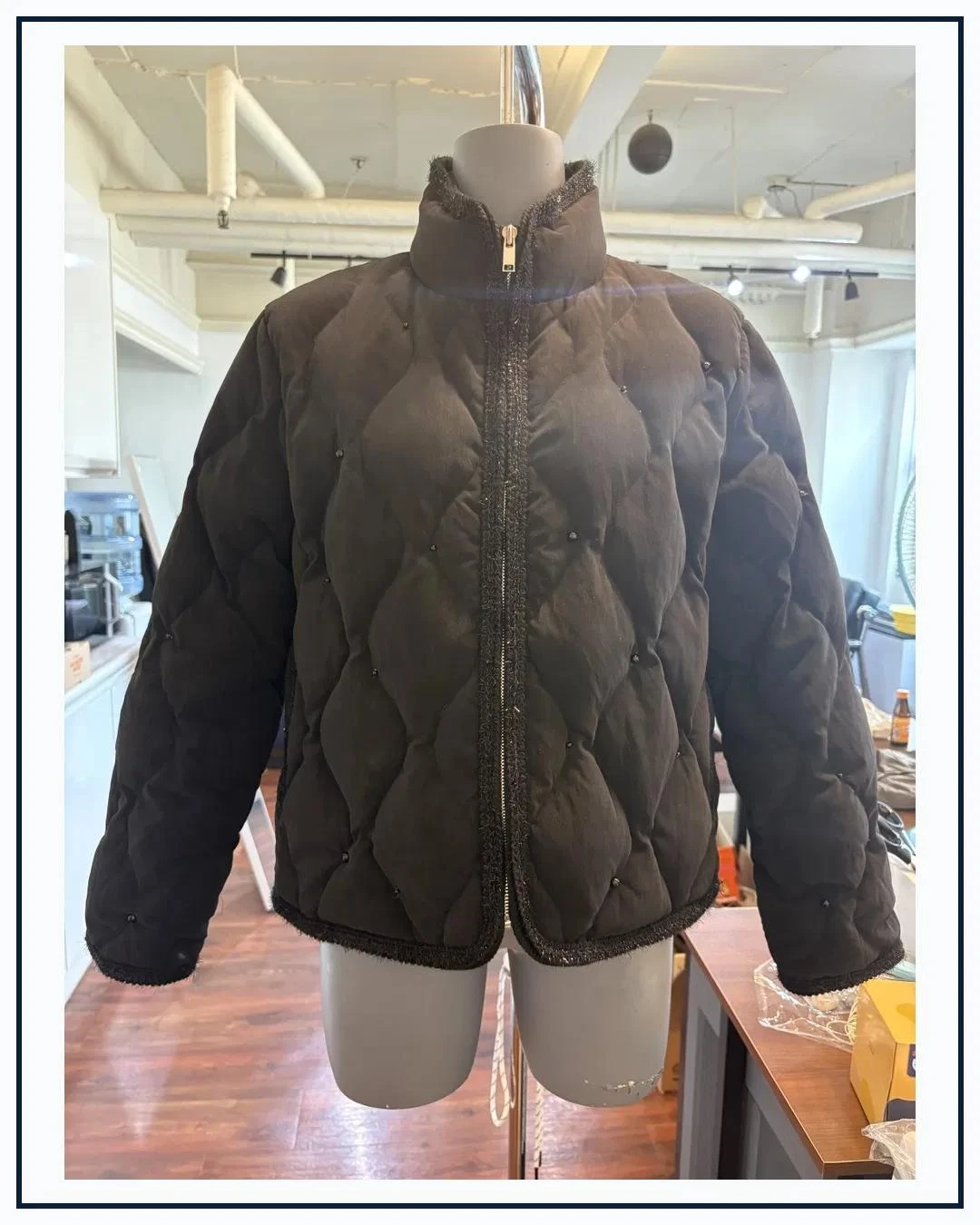 크리스탈블루 진주테이프 재킷 — 제공된 브랜드 제안서의 상품 이미지